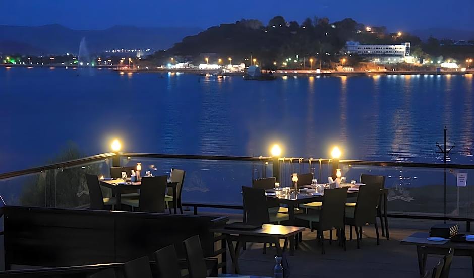 Panna Vilas - A Lake Facing Boutique Hotel