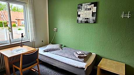 Single Room with Shared Bathroom