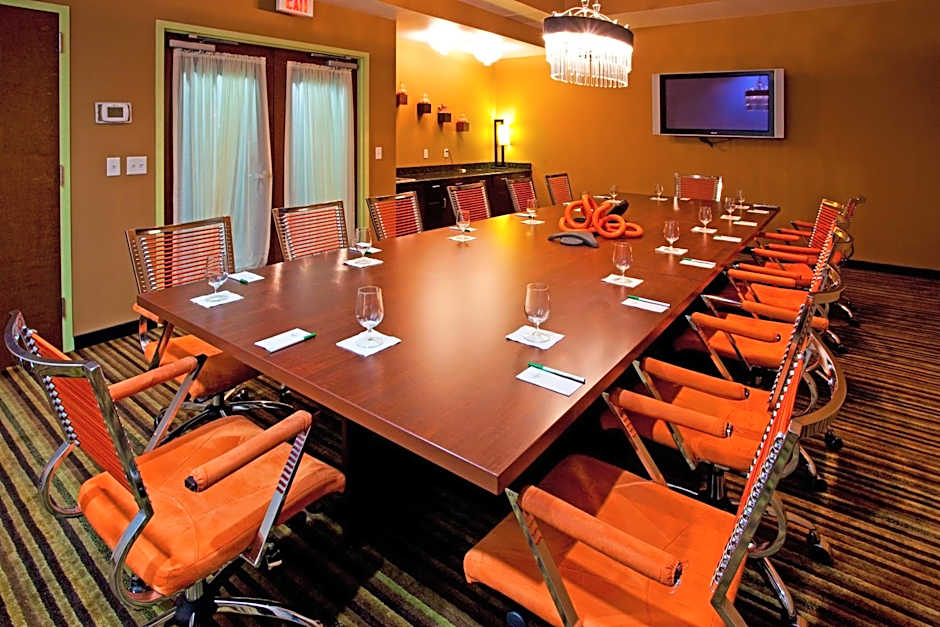 Holiday Inn & Suites Ocala Conference Center By IHG