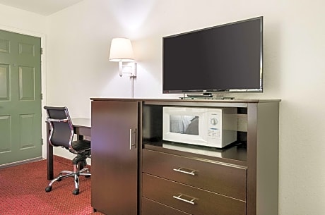 Ground Floor Room with 1 Queen Bed - No Smoking