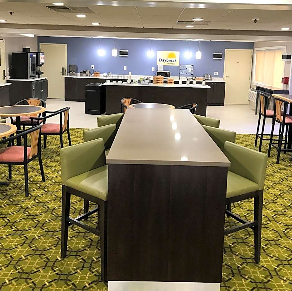 Days Inn & Suites by Wyndham Rochester Hills MI