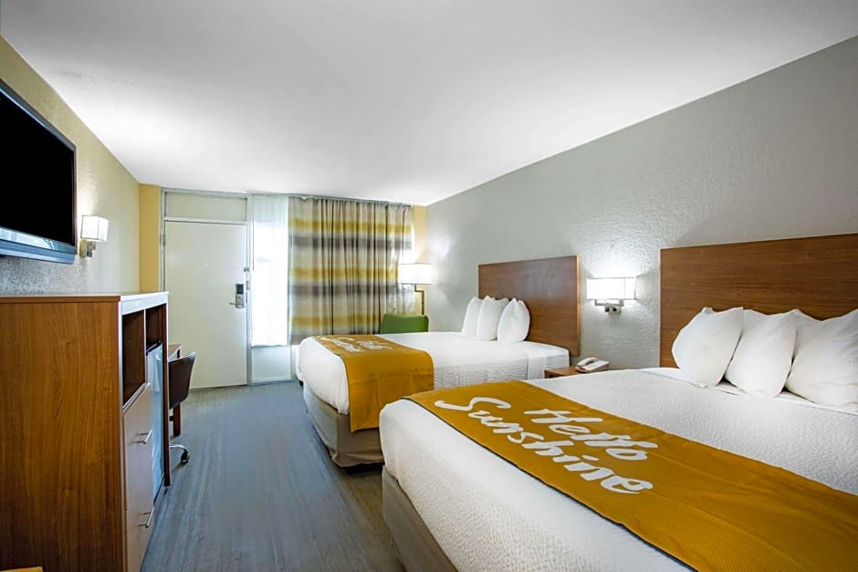 Days Inn by Wyndham Apopka/Orlando