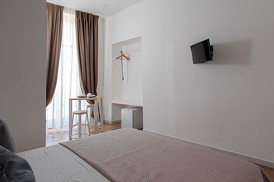 Naples Gateway Rooms