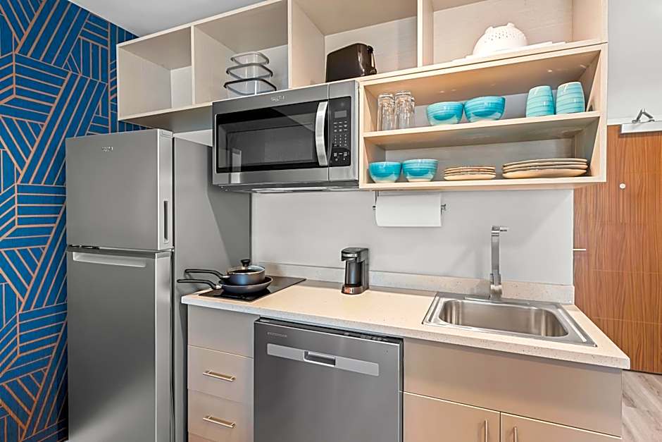 MainStay Suites Columbus North - Worthington