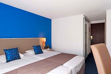Twin Room with City View