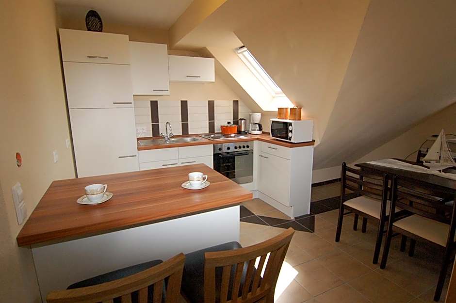 Nanis Hotel & Appartements