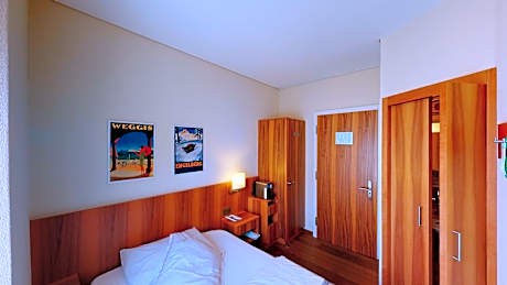 Economy Single Room