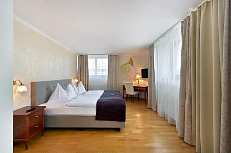 Two-Bedroom Suite with Two Bathrooms