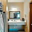 Moulton Inn & Suites By OYO