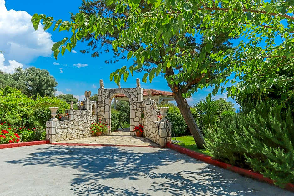 Amazona Apartments and Studios