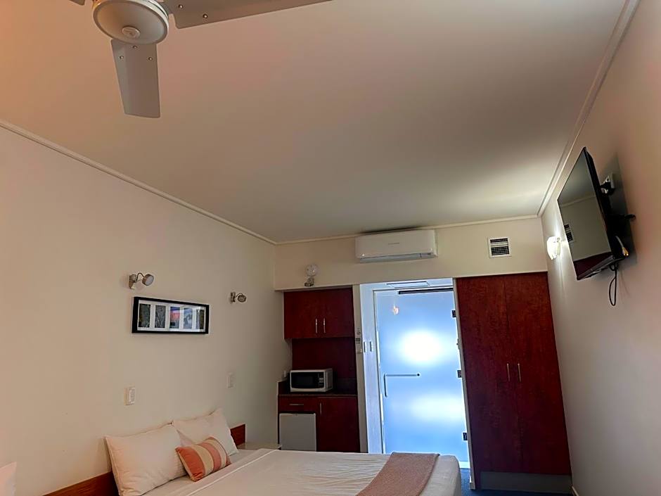 Ayr Traveller's Motel