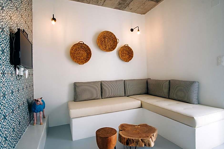 Mesanto Luxury Suites