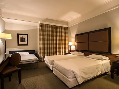 Superior Triple Room (3 Twin Beds)