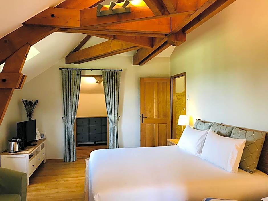 Les Cèdres du Linard, Chambres d'Hôtes B&B Near Lascaux, Montignac, Sarlat-la-Canéda, Dordogne