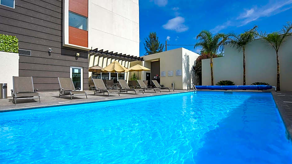 Holiday Inn Express and Suites Celaya By IHG