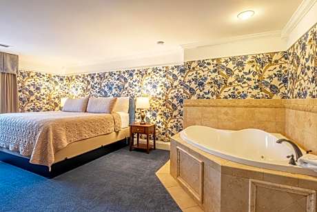 The Highland One-Bedroom Suite