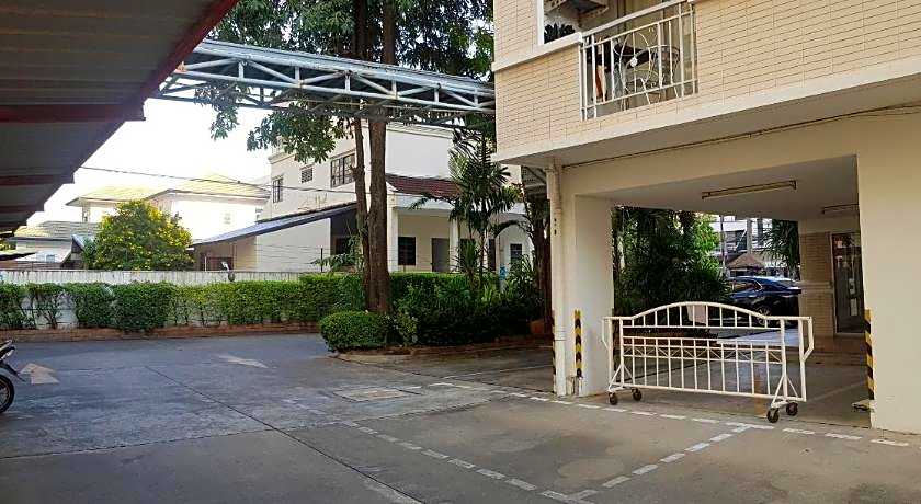 Sena House Paholyothin 30