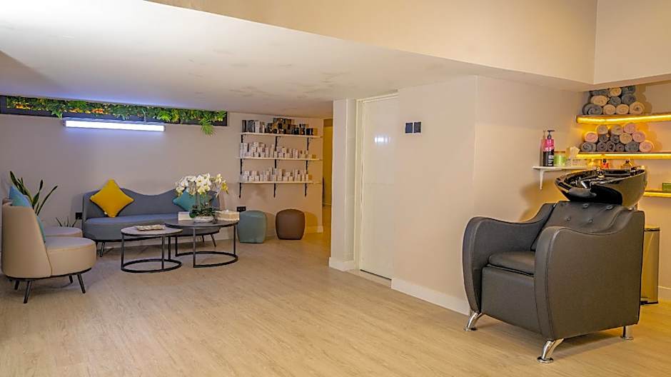 Royal Grand Suite Hotel