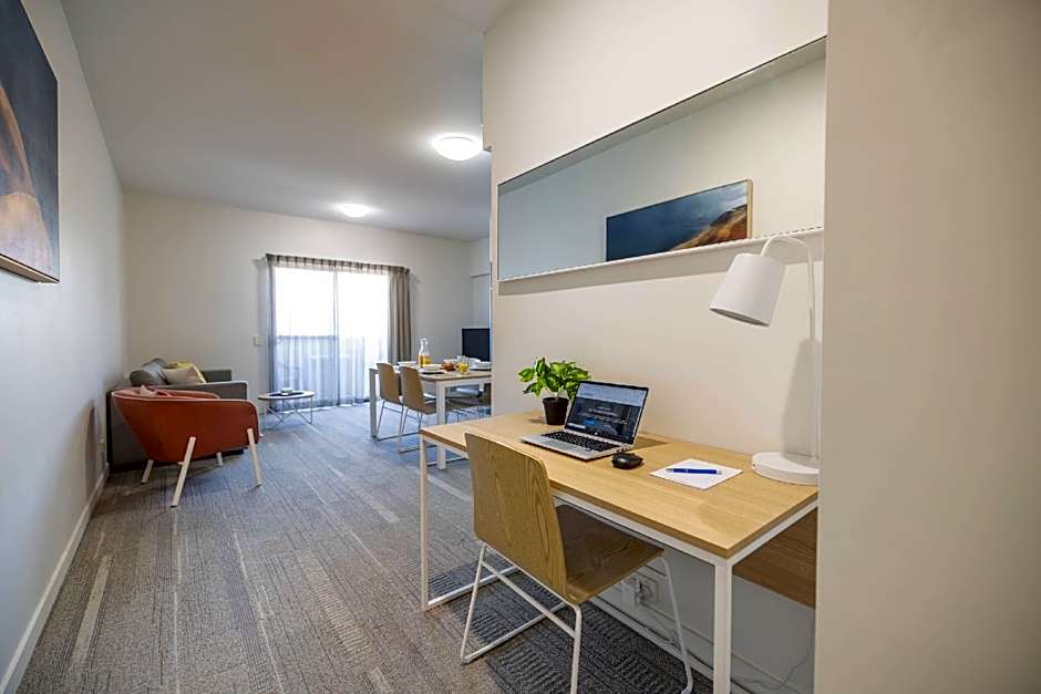 Foto 1 di 6 di Efficiency 1 King Bed Suite