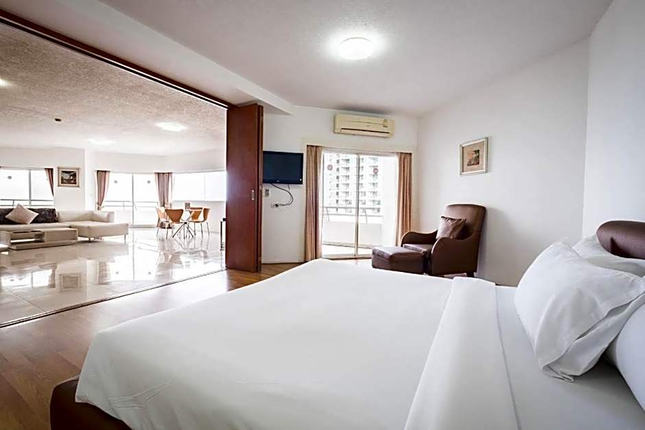 Photo 1 of 8 of Grand Suite, Sea View