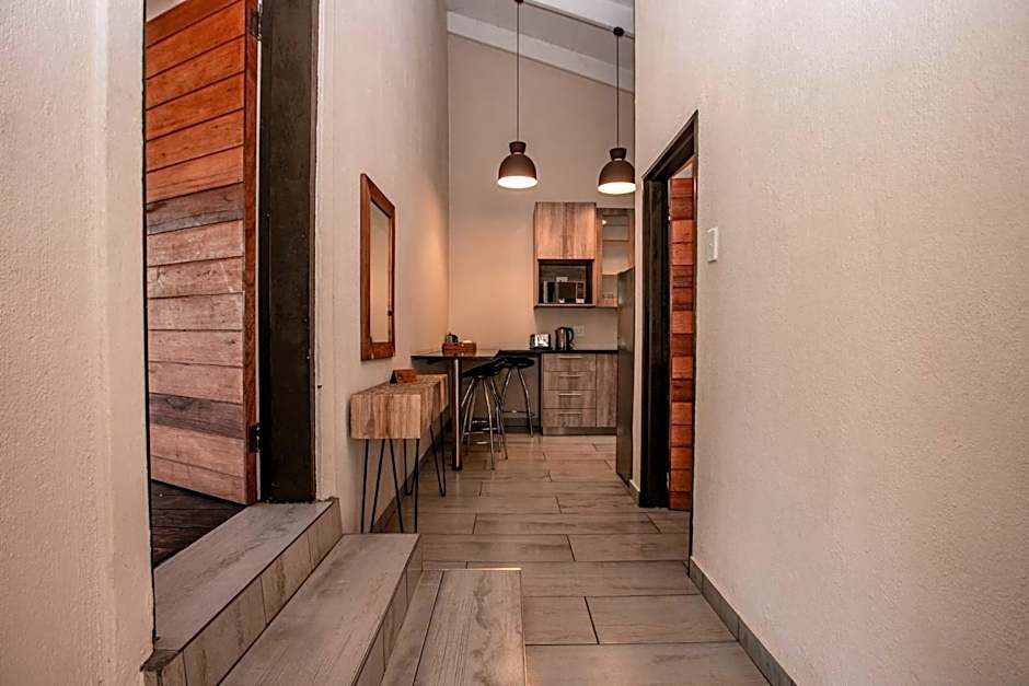 Bushbaby Valley Lodge