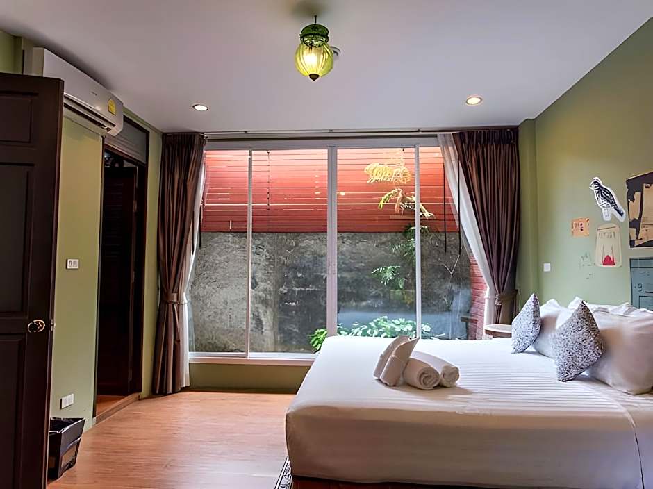 Feung Nakorn Balcony