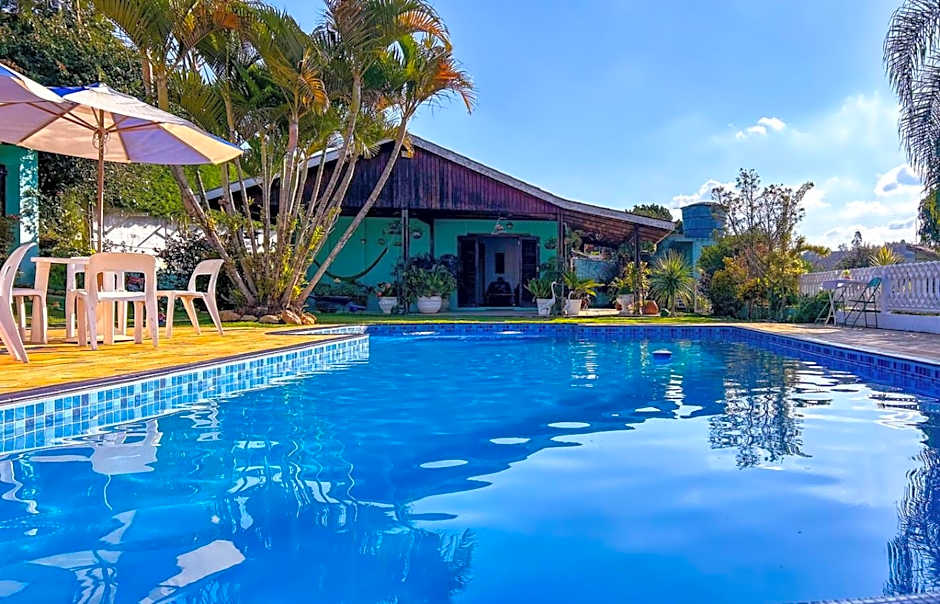 Chácara com piscina, churrasqueira, WiFi e quadra