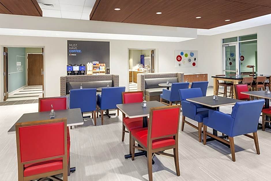 Holiday Inn Express And Suites Hudson I-94 By IHG