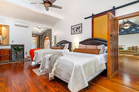 Deluxe Quadruple Room