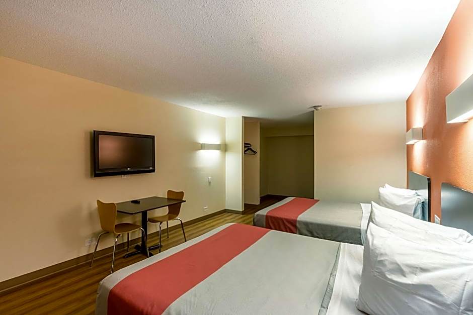 Motel 6 New Brunswick