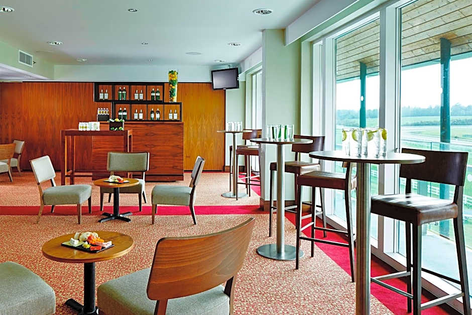 Lingfield Park Marriott Hotel & Country Club