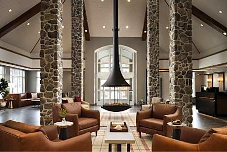 Inn at Bellefield / Hyde Park