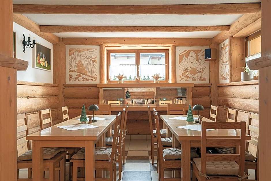 Willa Podhalanka Jacuzzi & sauna - drewniany dom dla 20 osób