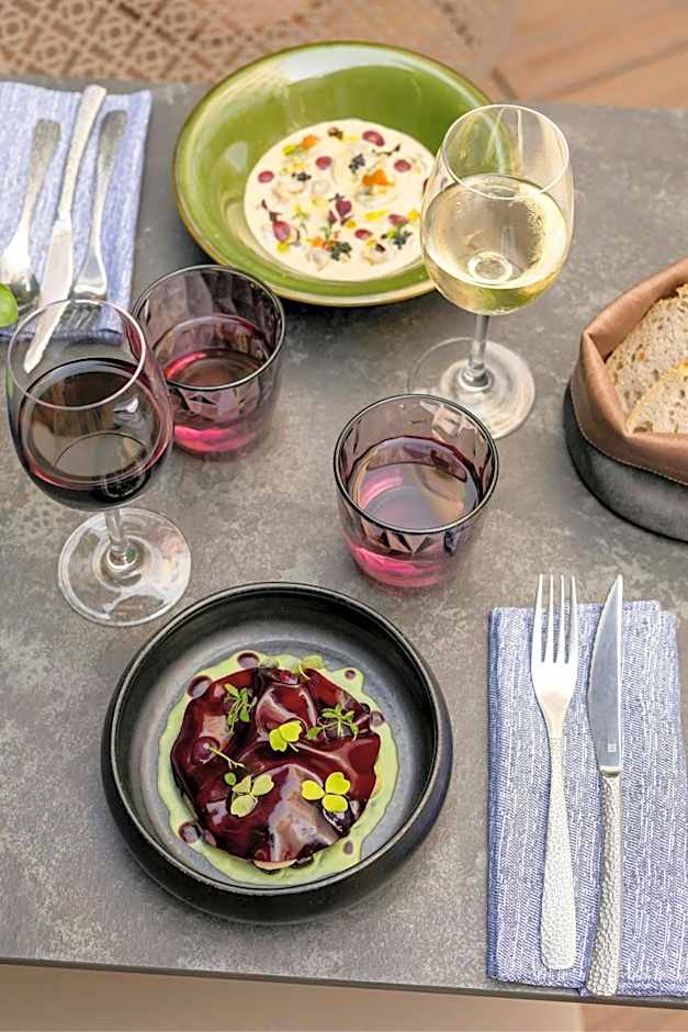 Renaissance by Marriott Paris Republique Hotel