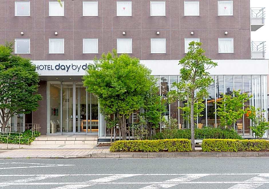 Hotel day by day