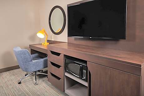 1 King Bed Hearing Accessible Nonsmoking