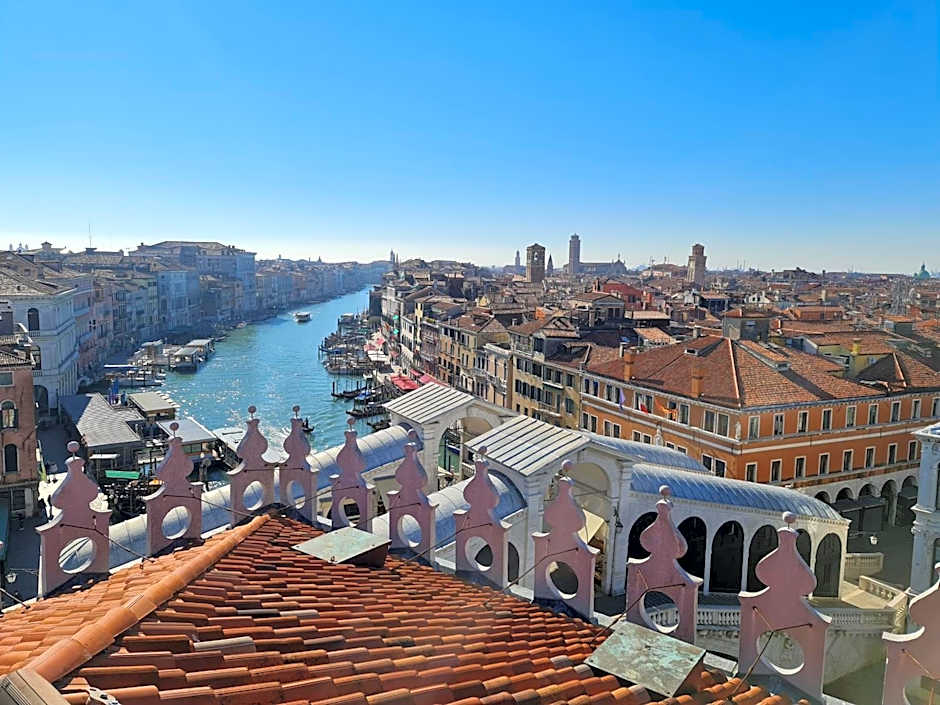 Friendly Venice Suites