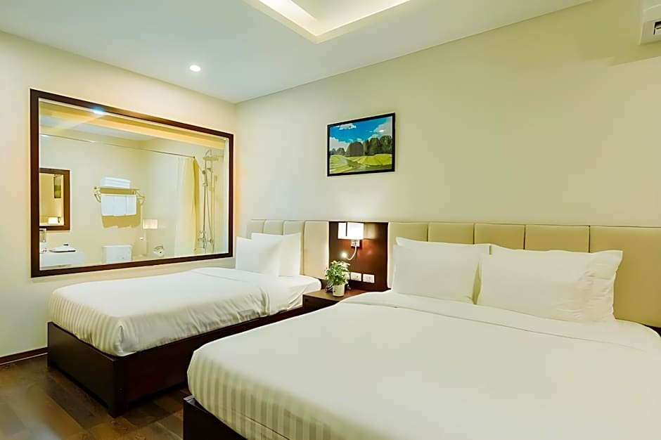 Paragon Noi Bai Hotel and Pool