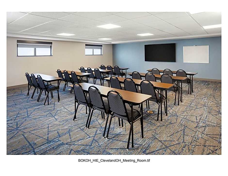 Holiday Inn Express Brookpark-Cleveland Airport Hotel By IHG