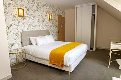 Family Room with Garden View