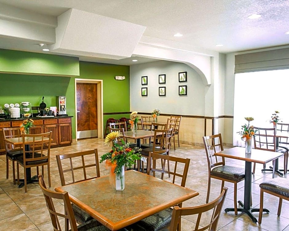 Sleep Inn & Suites near Palmetto State Park