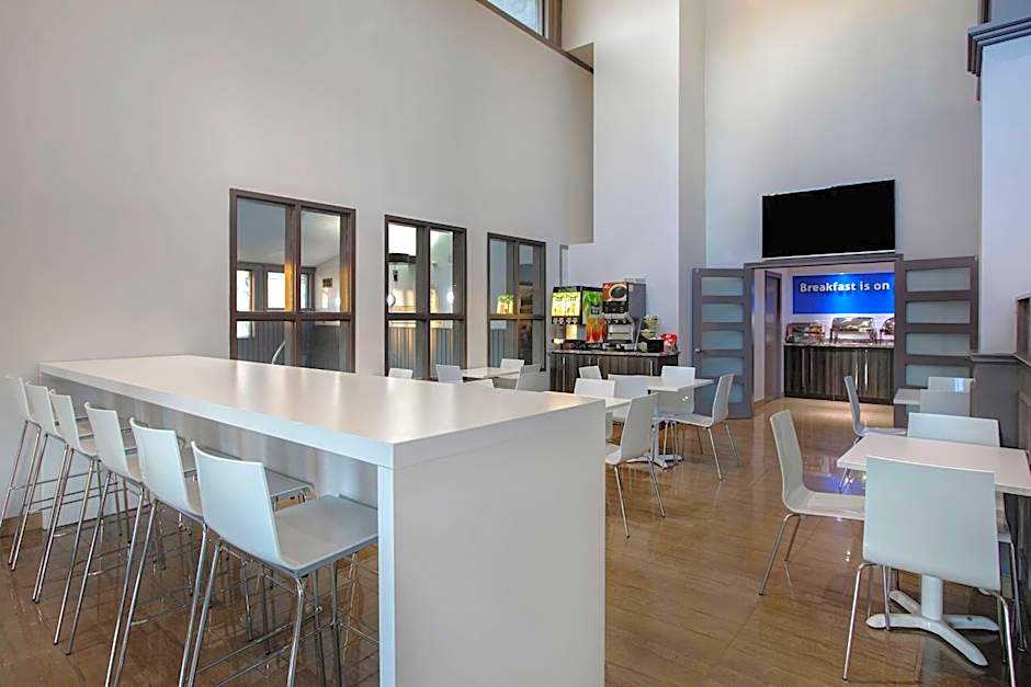 Days Inn by Wyndham Barrie