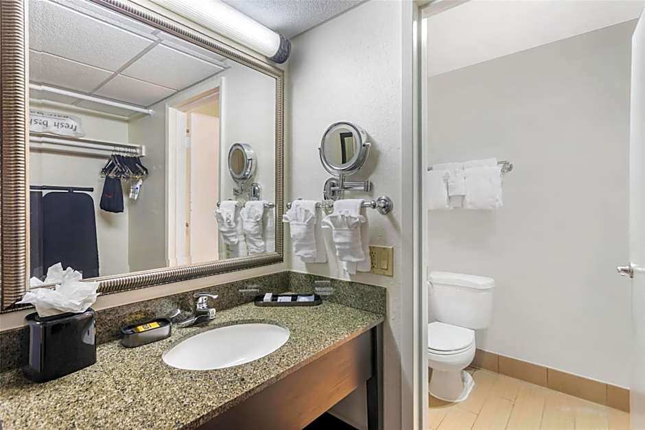 Best Western Plus Garden Court Inn