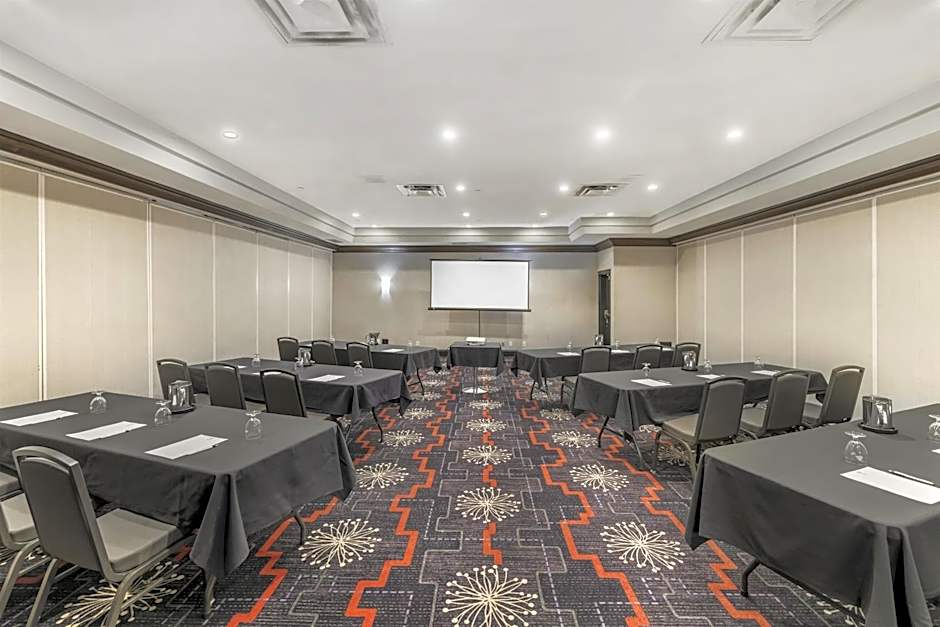 Best Western Plus Waterfront Hotel