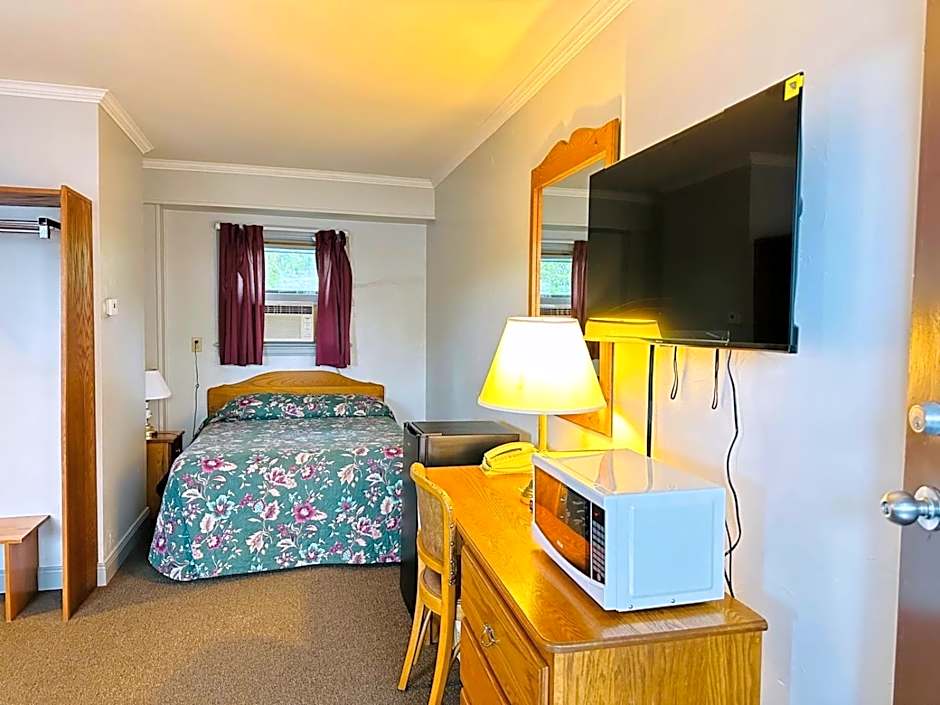 Stiles Motel Hill View