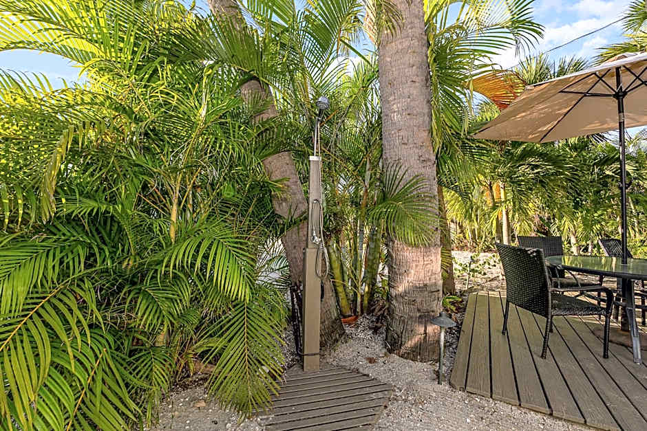 Boutique Vacation Rental Complex At Beach