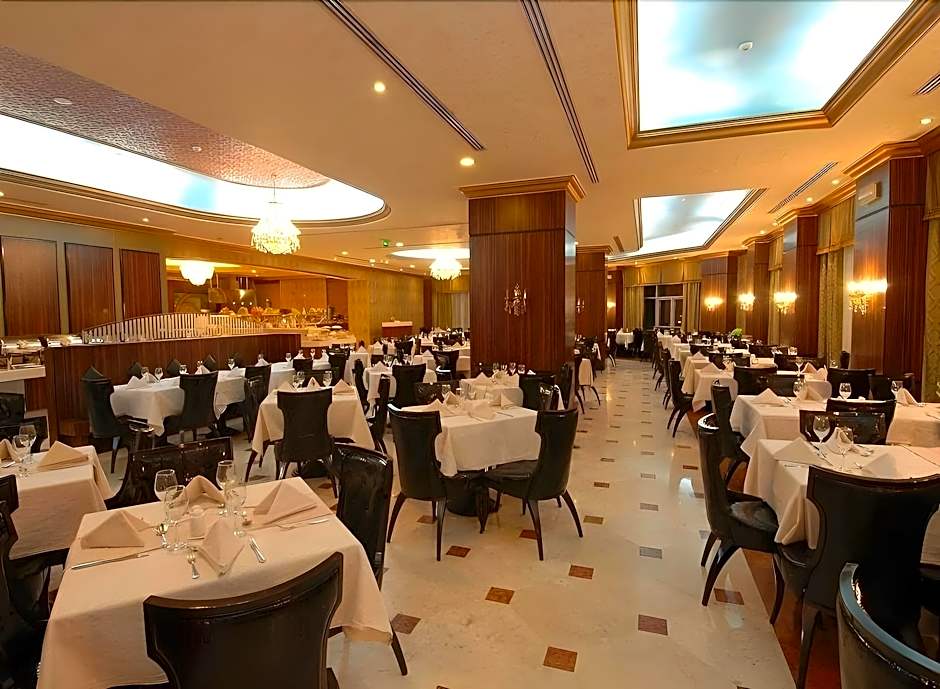 MADEN Hotel