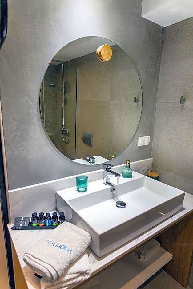 Anemolia Parga Suites