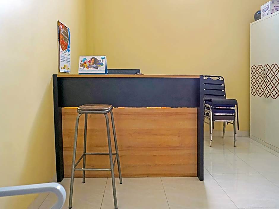 OYO 93414 Wisma Ratu Syariah Near SMP Negeri 2 Watang Pulu