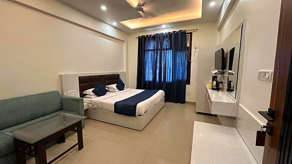 Photo 1 of 12 of Double Room